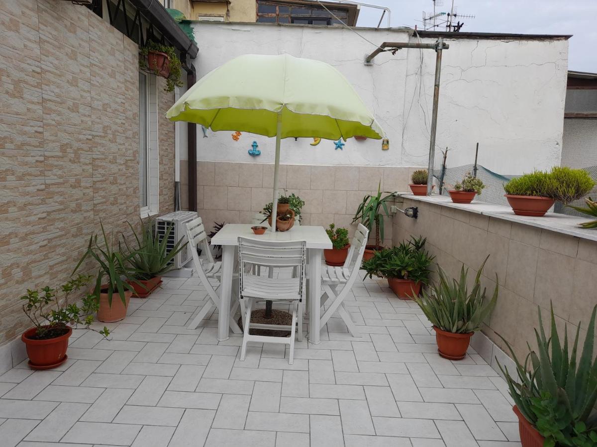 Rooftop Attic نابولي المظهر الخارجي الصورة